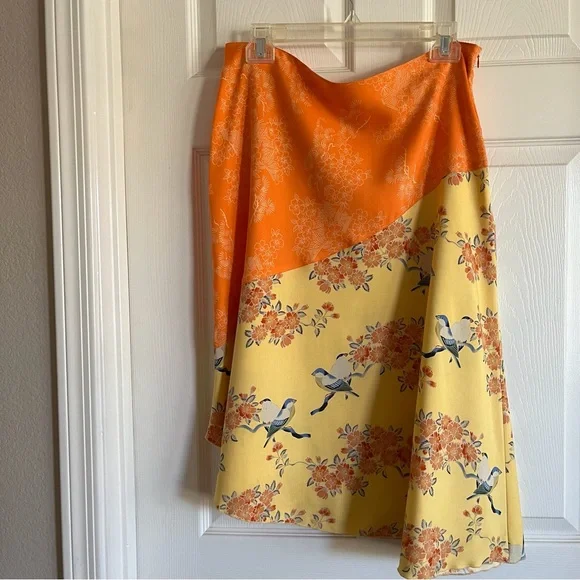 A.M.I. SILK SKIRT ASYMMETRICAL FLORAL BIRDS SZ 12 - Picture 2 of 16